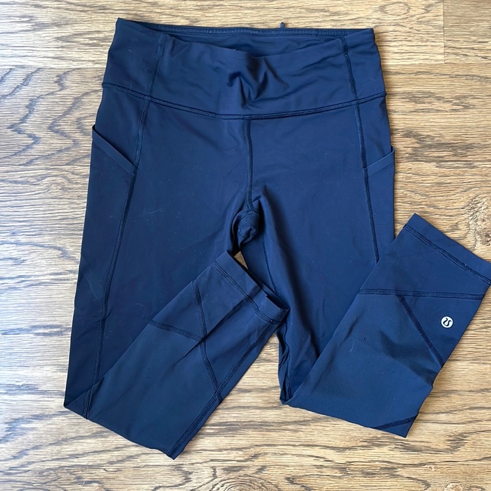 Crop lulu black leggings. Size 6